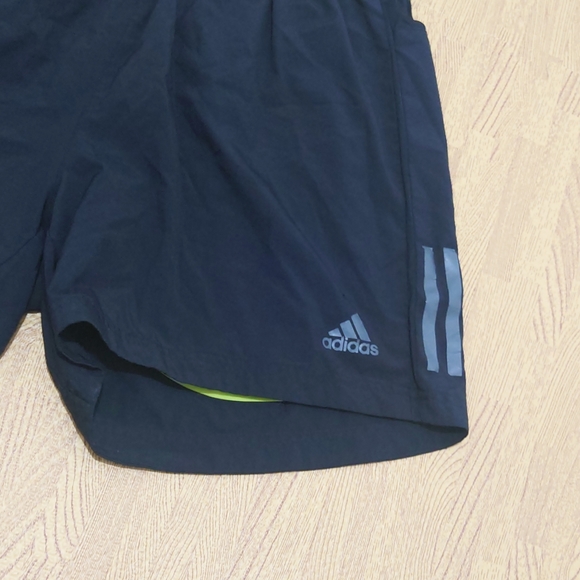 Adidas Areoready Men’s Black Active Sport Shorts Large IL5" W30 - Picture 2 of 10